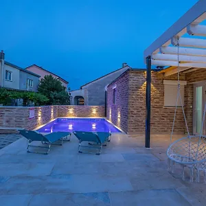 https://villa-rocca.primorje-gorskikotar.com